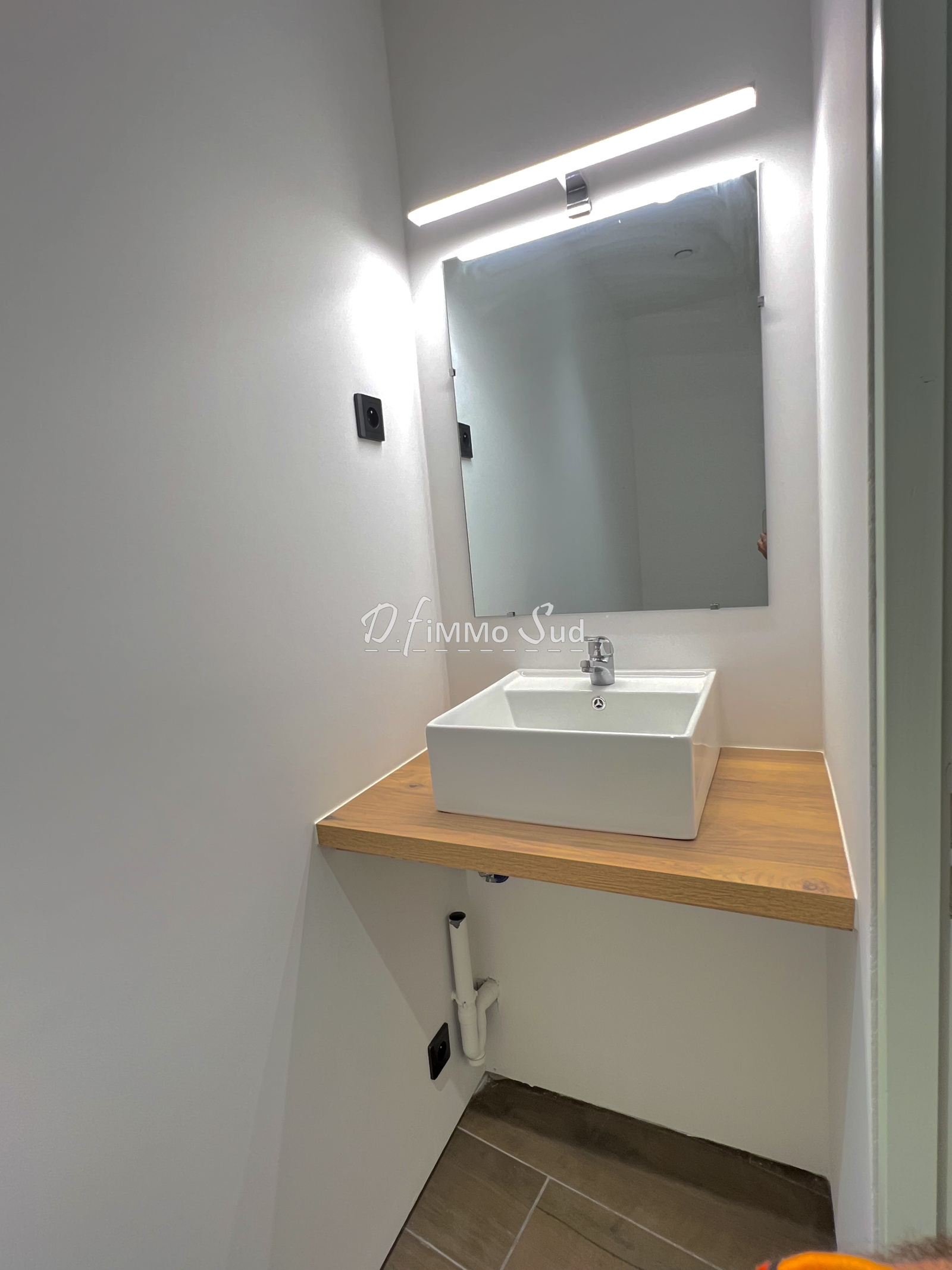 Image_, Studio, Narbonne, ref :1757