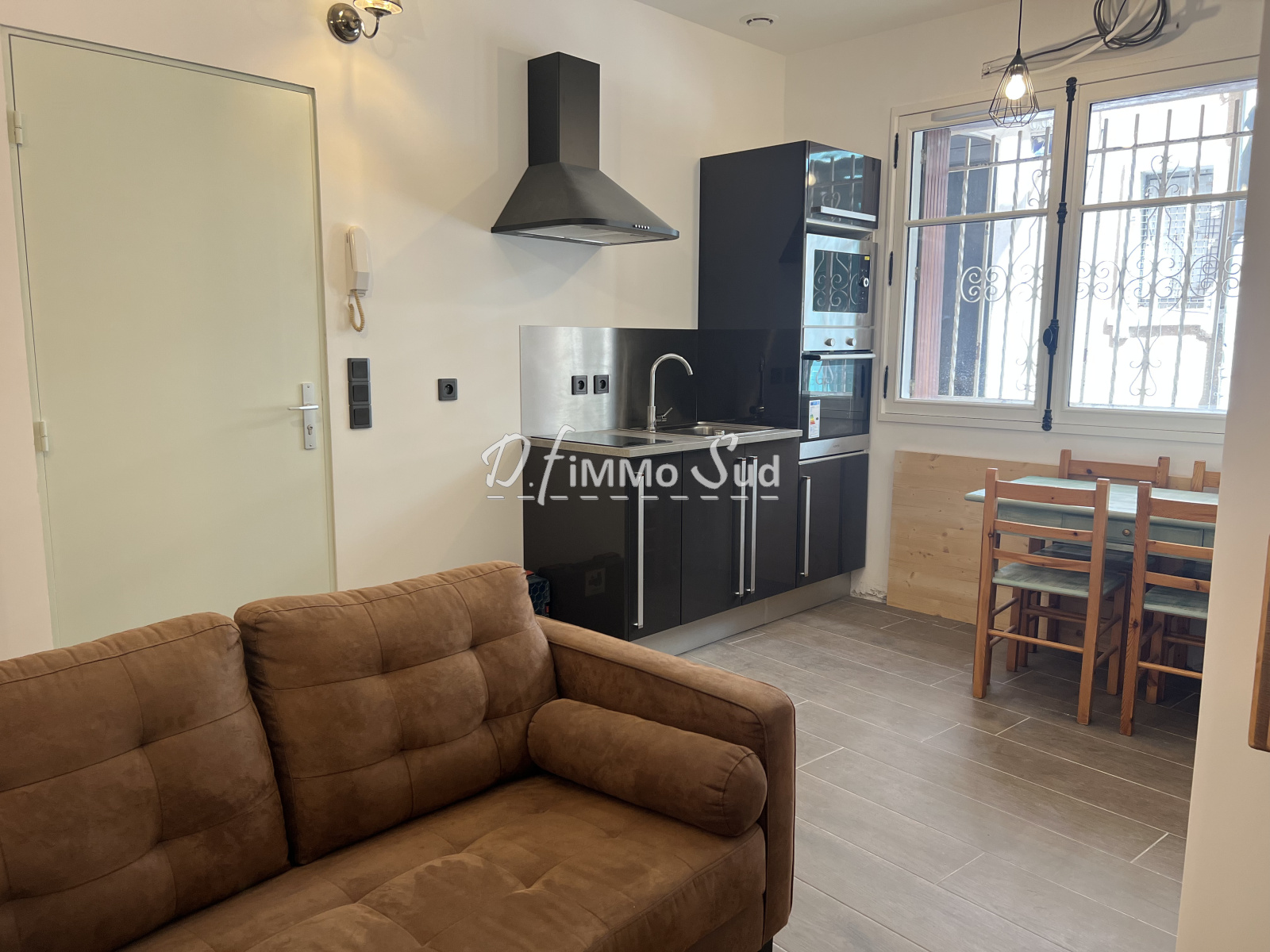 Image_, Studio, Narbonne, ref :1757